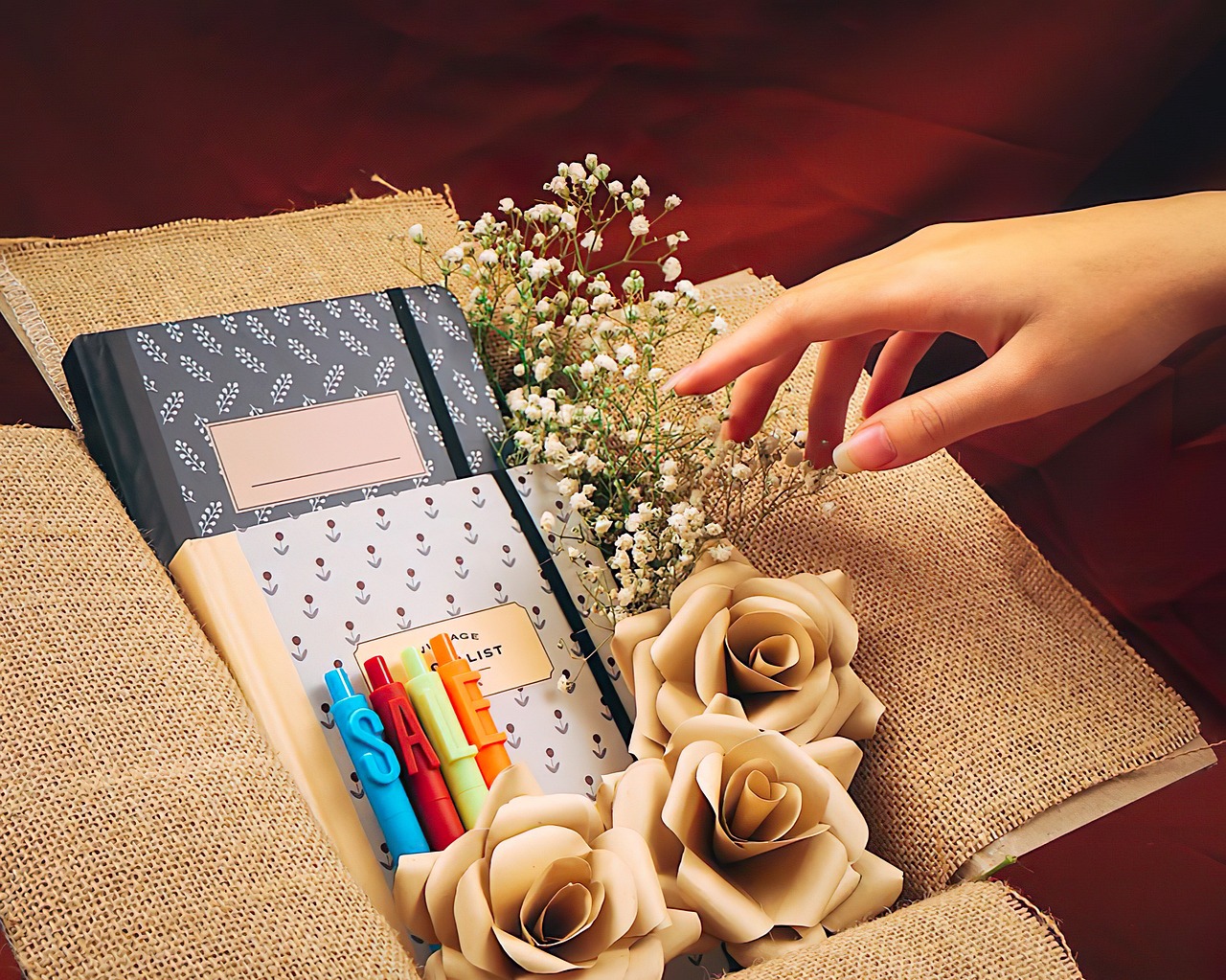 sale, hand, books, bookstore, shop, flowers, pen, retro, market, bookshop, flower background, read, reading, store, design, bookshelf, textbooks, nature, education, flower wallpaper, knowledge, people, beautiful flowers, reader