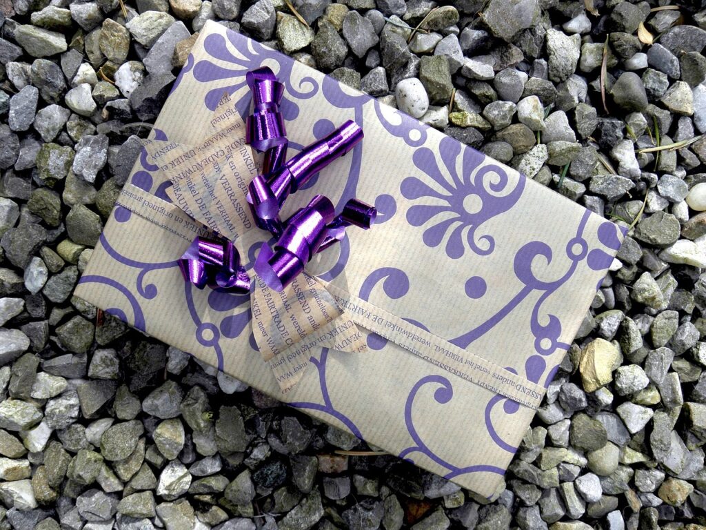 gift, gift wrap, happy birthday, gift wrapping, packed, world shop, congratulations, bow