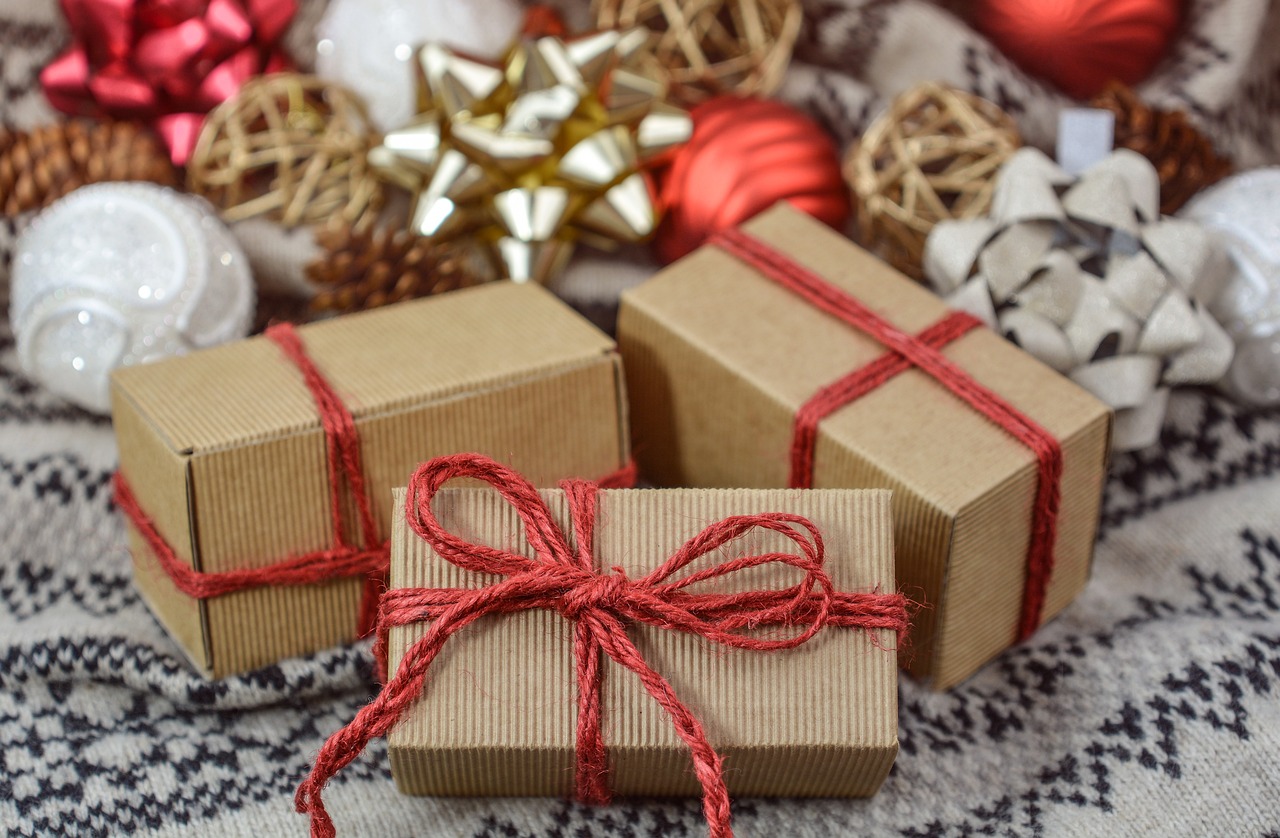christmas background, christmas, gift, new year, holidays, present, red, decoration, box, celebration, christmas presents, christmas gifts, seasonal, winter, celebrate, golden, christmas wallpaper