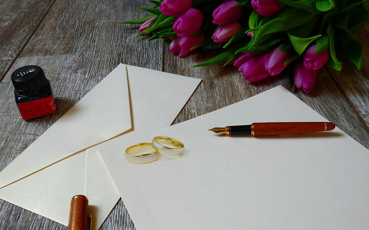 wedding invitation, ring, wedding, wedding card, beautiful flowers, wedding flower, ballpoint, bouquet, nature, copyspace, flower wallpaper, wood, envelope, flower, gift, lace, rose flower, letter, message, note, page, paper, pen, rose, space, table, love, gray love, gray paper, gray wood, gray wedding, gray table, flower background, gray letter, gray gift, gray note