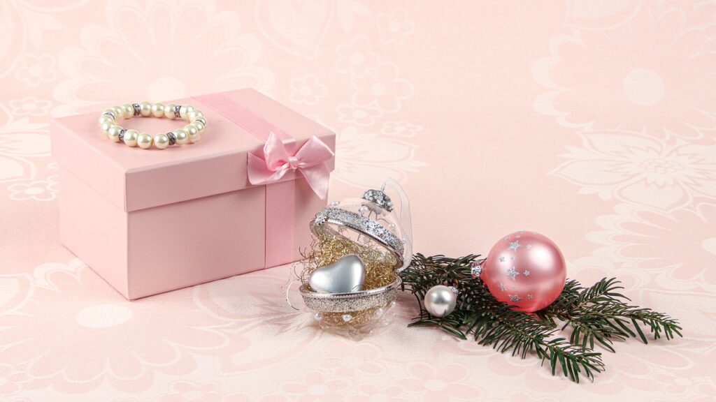 christmas, merry christmas, christmas gift, jewellery, pearls, heart, christmas baubles, christmas balls, fir branch, decoration, pink, silver, romantic, noble, christmas, merry christmas, merry christmas, merry christmas, merry christmas, merry christmas, christmas gift, jewellery