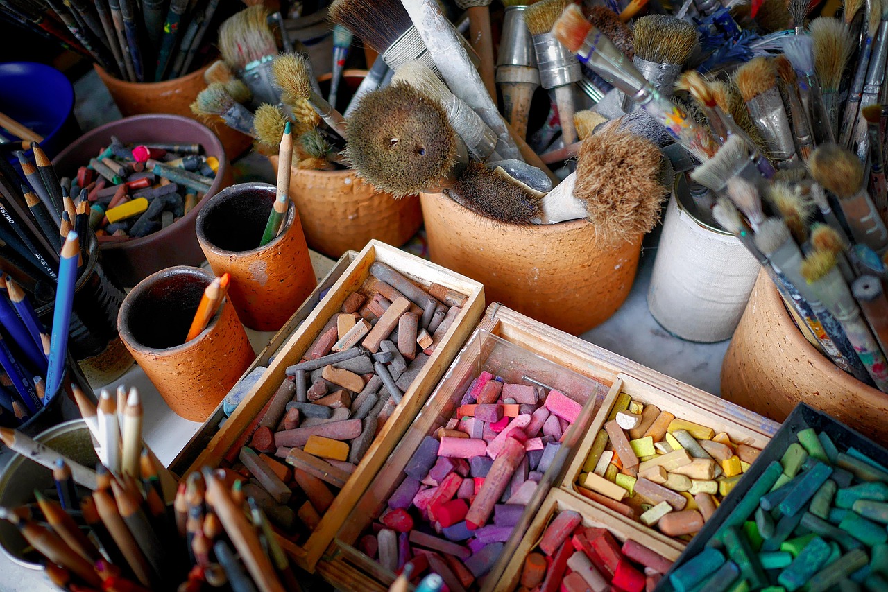 paint brush, chalk, coloured, artist, atelier, to paint, to dye, multicoloured, colored pencils, colorful, crayons, pens, atelier, atelier, atelier, atelier, atelier